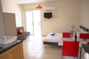 Peyia Pearl Suites - Quarto