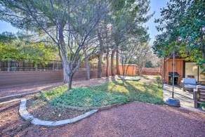 1 Mi to Cathedral Rock Trailhead: Home w/ Sunroom - Interior