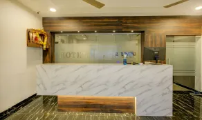 Itsy Hotels Kings Inn Vashi - Reception