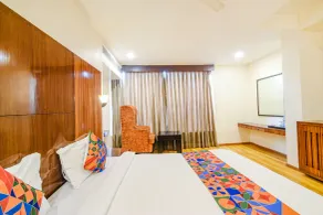 Treebo Premium Seven Lake View - Room