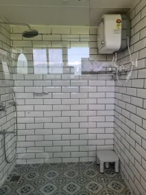 Kaffberry Cafe & Homestays - Bathroom