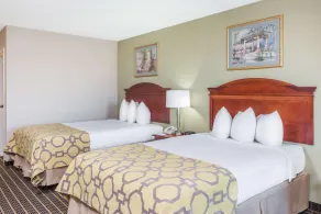Baymont by Wyndham Clarksville Northeast - Chambre