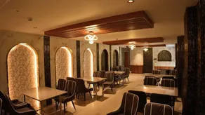 Hotel Regal Crest - Restaurant
