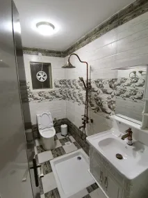 Marina Hotel - Bathroom