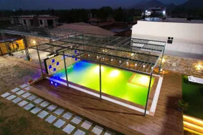 THE ROYAL FARM - Piscine