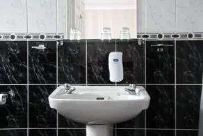 Egans House - Bathroom