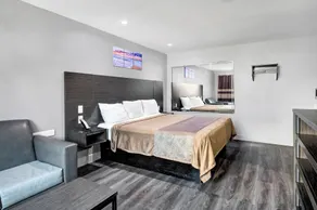 Moonlight Inn - Houston I-45 & Airline - Room