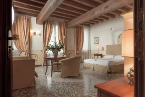 Hotel Villa Policreti - Habitación