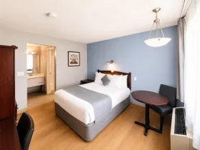 Super 8 by Wyndham Lake Country/Winfield Area Airport North - Chambre