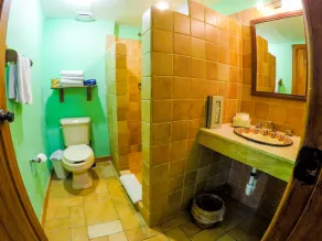 Nautibeach Beach Front Condos in North Beach - Salle de bain