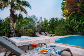 Bir Dem Urla - Piscina