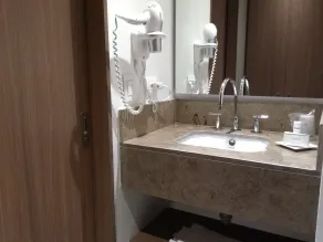 Hampton by Hilton Yopal - Bathroom