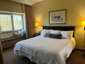 Oak Ridge Hotel & Conference Center - Room