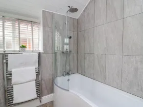 1 Penporth - Bathroom