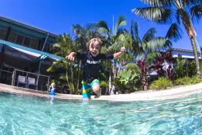 Mobys Beachside Retreat - Piscina