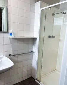 Manjimup Hotel - Bathroom