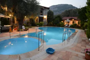 Olive Garden Apart Hotel - Piscina
