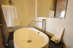 Lipi Resort and Spa - Bathroom