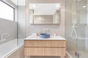 Bannow Apt 7 –Panoramic Ocean Views - Badezimmer