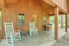 Near Blanchard Springs! Classic Cabin in the Woods - Innvendig