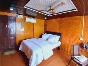 Aquaholic - A Floating Villa - Rom