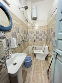 Jaisalmer Hostel Crowd - Bathroom