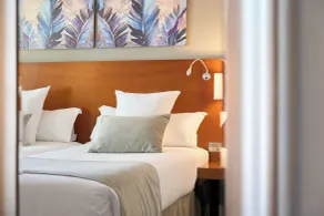 Hotel Puerta de Toledo - Room