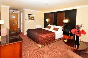 Stirling Highland Hotel- Part of the Cairn Collection - Chambre
