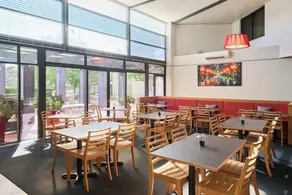 Abode Tuggeranong - Restaurant