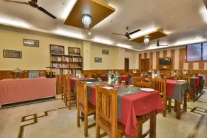 The Posh Hotel near Mall Road with Hassle Free Covered Parking - Restaurant