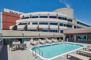 DoubleTree by Hilton Fullerton - Piscine