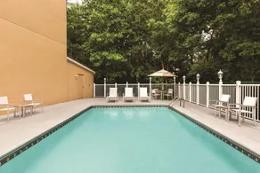 Country Inn & Suites by Radisson, Lawrenceville near Northside Hospital Gwinnett - Piscine