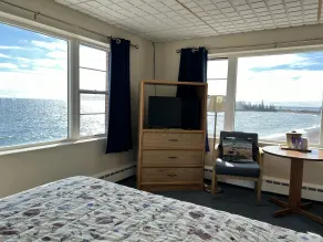 The Shoreline Inn - Chambre
