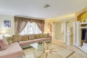 Pompano Beach Home w/ Pool & Dock ~ 4 Mi to Pier! - Interiør