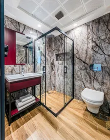Heaven Premium Hotel Restaurant & Airport Shuttle - Bathroom