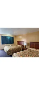 Deluxe Inn - Room