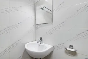 Super Collection O New Town Near OM Sweets Formerly Shiva Inn - Bathroom
