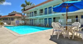 Motel 6 Carlsbad, CA - Near Legoland - Piscine