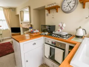 Daisy's Holiday Cottage - Private kitchen
