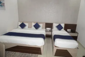Hotel Hanuman Palace-450 meter Khatu Shayam Ji Temple - Habitación