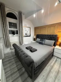 Hendham House - Near Etihad Stadium, CoOp Live Arena, AO Arena, Piccadilly Train Station & Manchester City Centre - Room