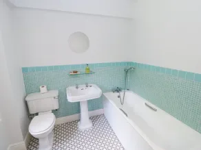 Bridgedown House - Bathroom