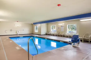 Cobblestone Hotel & Suites - Andrews - Piscine