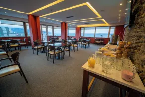 MIL810 Ushuaia Hotel - Restaurante