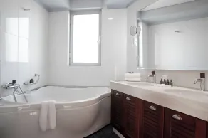 The Athenian Callirhoe - Salle de bain
