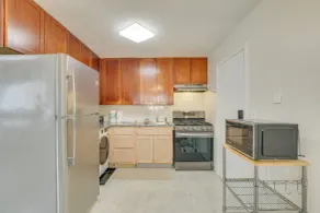 Walk to Train: Convenient Skokie Condo! - Intérieur