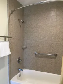 Simply Home Inn & Suites - Riverside - Salle de bain