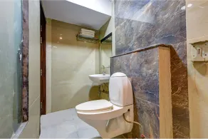Fabhotel Golden Key Residency - Badrum