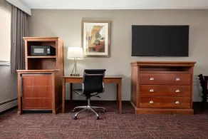 Ramada by Wyndham Grand Forks - Værelse