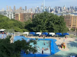 1 Lovely 2 Bedrooms Rental in West New York Nj - Piscine